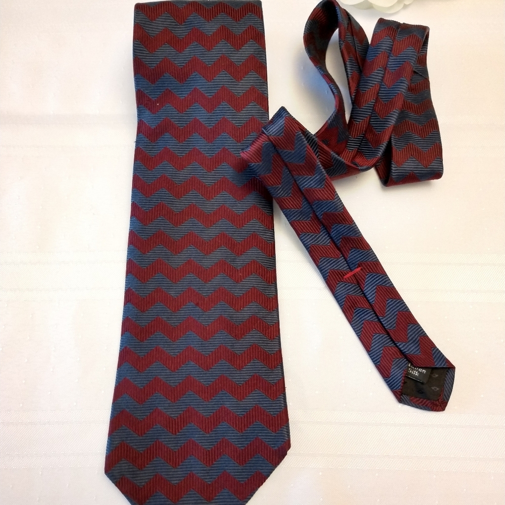 Villa Bugatti GeometricItalian Silk Neck Tie